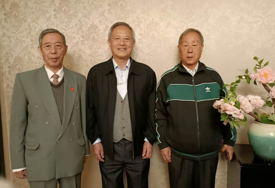 三位武官.jpg