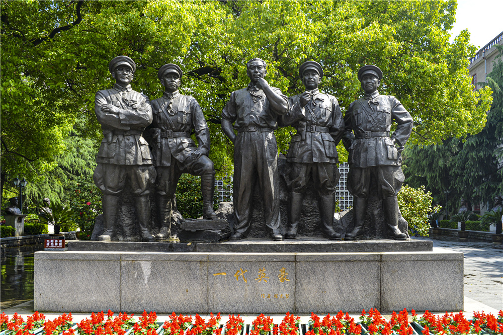 《百年》第一枪