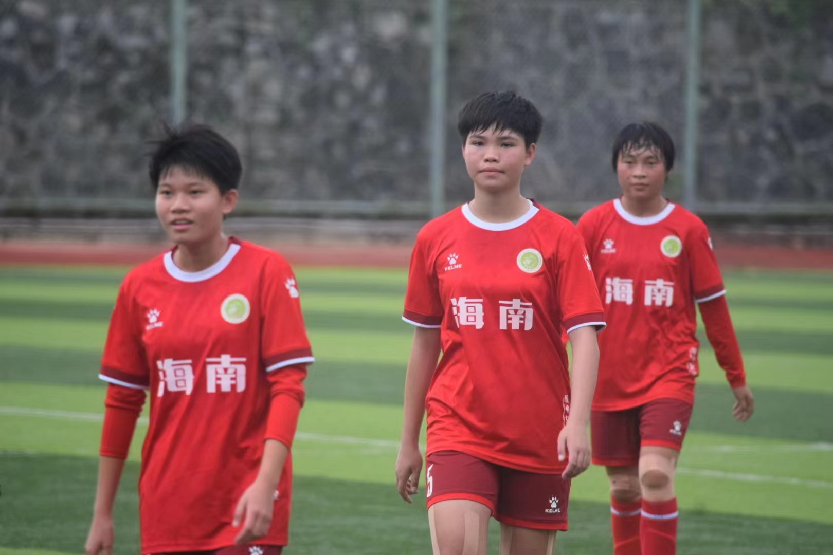 巾帼吴贝靓丽琼中女足奋斗的青春