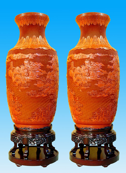 1523438618889079.jpg 《江天一览》特大剔红对瓶-张来喜工作室提供.jpg