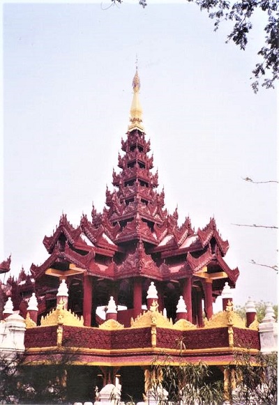 1538787709899364.jpg 缅甸曼德勒王宫一角.jpg