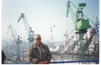 李世煇1999.12在三峡大坝施工现场.jpg