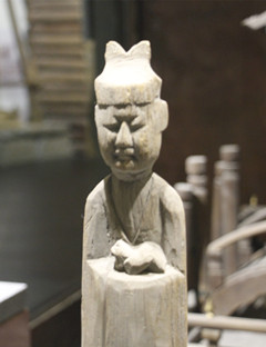 扬州邗江蔡庄五代墓中出土的木俑（梅静摄）.JPG