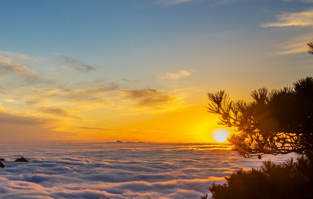 《落日熔金》罗匡龙 摄 - 副本.jpg