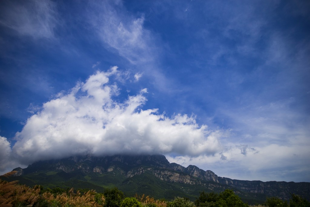 《帽子云》罗匡龙 摄.jpg