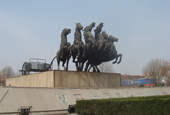 1562927729123350.jpg 古战马.jpg