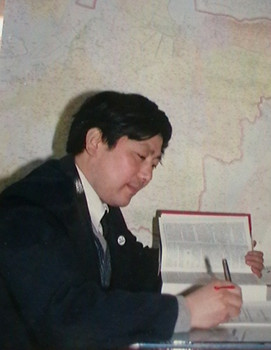 1565703797117864.jpg 7认真读书1991_副本.jpg