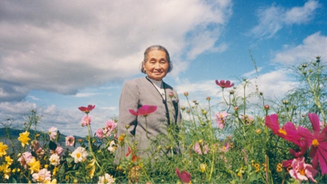 妈妈78岁生日留影 高260.jpg