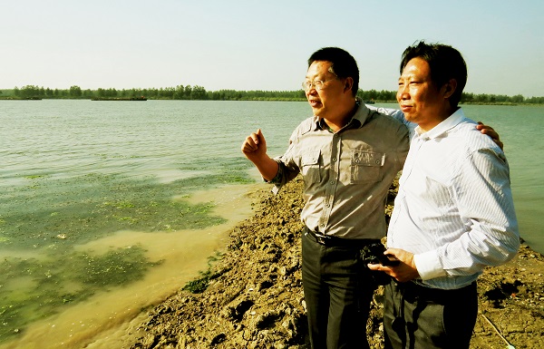 8  与韩开春一起明光市境的淮河岸边.JPG