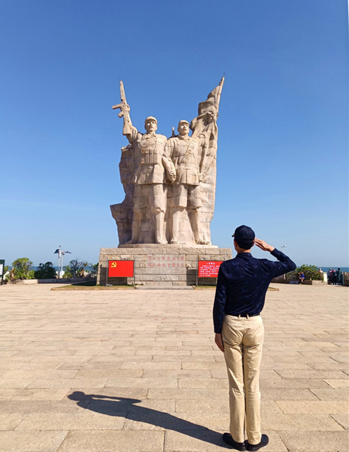 致敬英雄  苏平.jpg