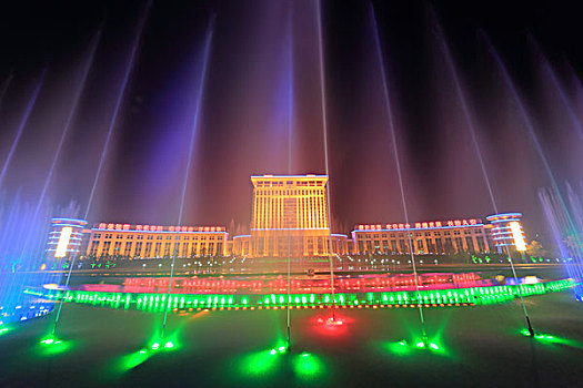 1674991458115015.png 兵团八师师部大楼.png