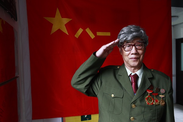 1690865765112282.jpg 刘延辉:86岁,山东常邱,49年8月入党1948年参加新四军,参加淮海战役、渡江战役,解放上海战役,1952年9月入朝,志愿军23军67师,参加过金城反击战,荣立三等功两次,四等功三次,1956年回国。.JPG