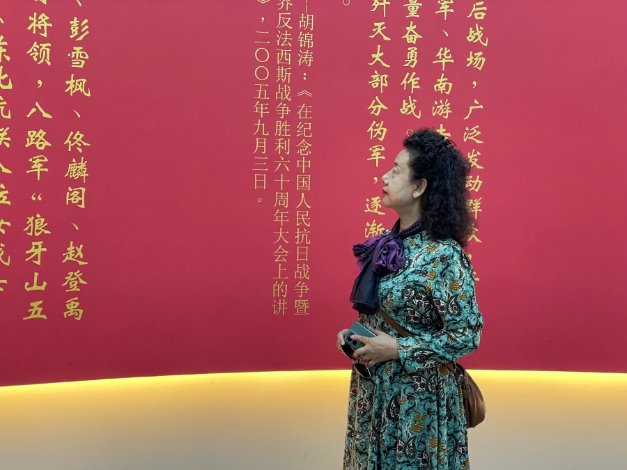 1694896608130881.jpg 凝视.jpg