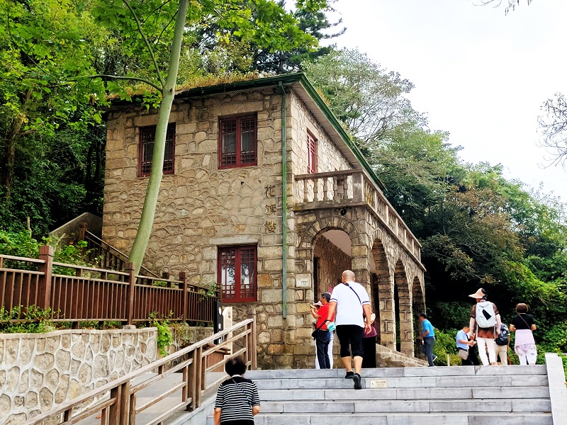 1694949528162100.jpg 中正防空洞所在的花旗楼.jpg